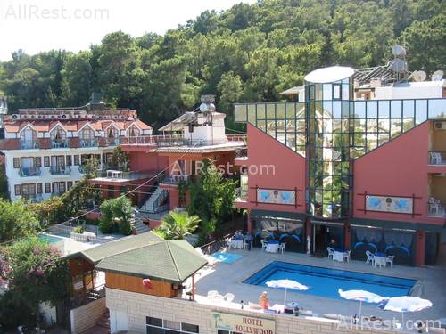 Hollywood Hotel 8